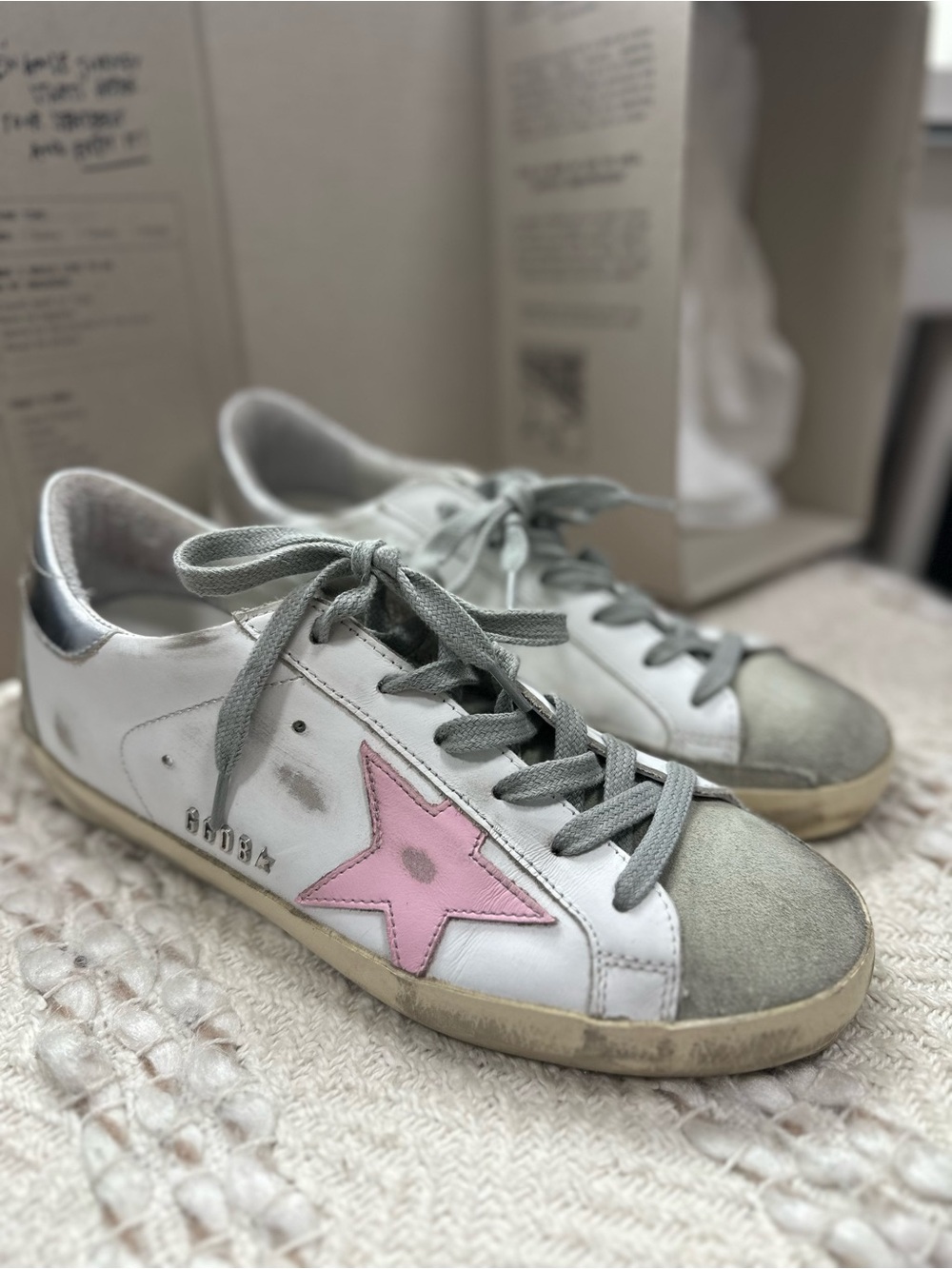 Golden Goose White Sneakers with Pink Star and Gray Accents - Picture 2 of 7